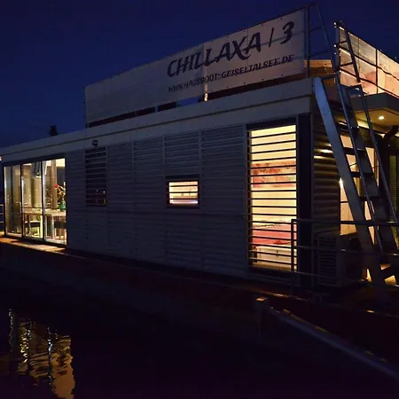 Hausboote Und Ferienhaeuser Marina Mucheln