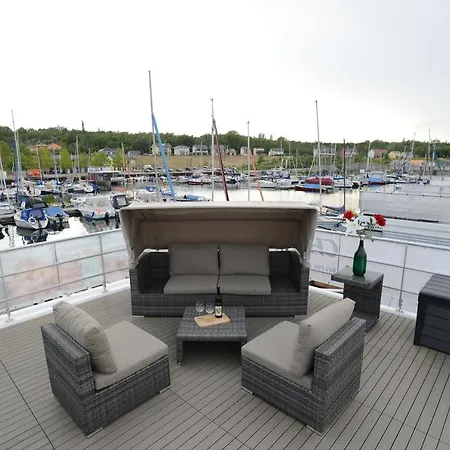 Dom wakacyjny Hausboote Und Ferienhaeuser Marina Mucheln