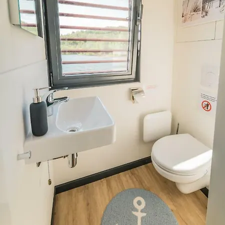 Hausboote Und Ferienhaeuser Marina Mucheln