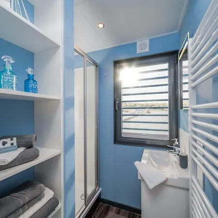 Hausboote Und Ferienhaeuser Marina Dom wakacyjny Mucheln