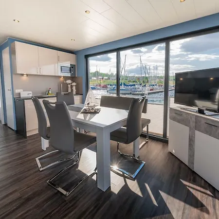 Hausboote Und Ferienhaeuser Marina Mucheln