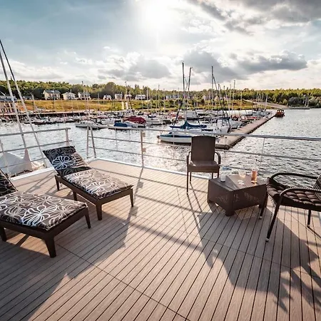 Dom wakacyjny Hausboote Und Ferienhaeuser Marina Mucheln