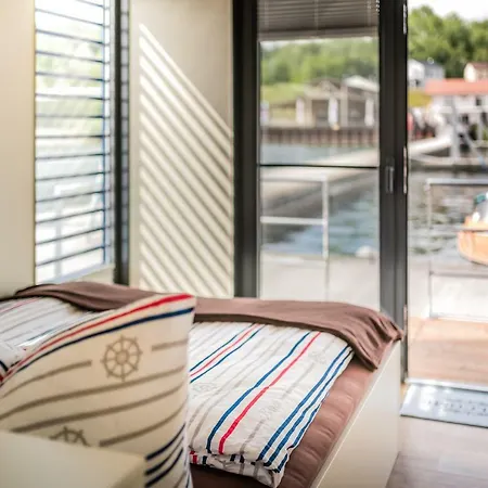 Сasa de vacaciones Hausboote Und Marina Mucheln