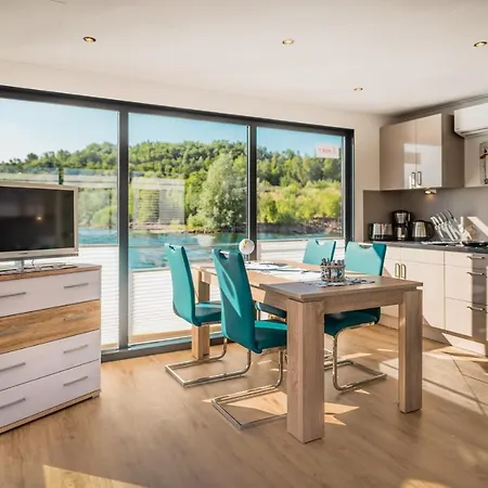 Hausboote Und Ferienhaeuser Marina Mucheln