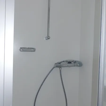 Hausboote Und Ferienhaeuser Marina * Mucheln