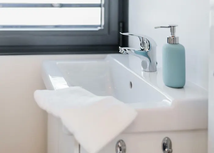 Hausboote Und Ferienhaeuser Marina Nyaraló *