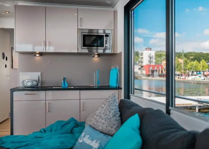 Holiday home Hausboote Und Ferienhaeuser Marina