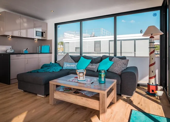 Hausboote Und Ferienhaeuser Marina Nyaraló